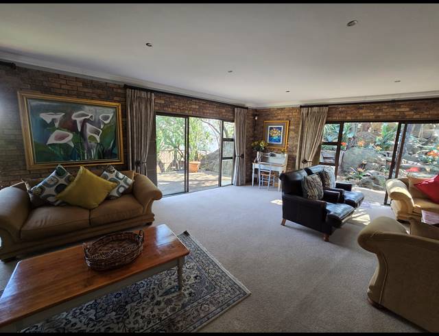 3 BEDROOM FREEHOLD FOR SALE IN GLENVISTA
